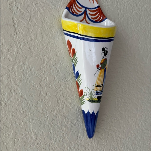 Pierre Deux French Provincial Flower vase wall hanging - Picture 3 of 4